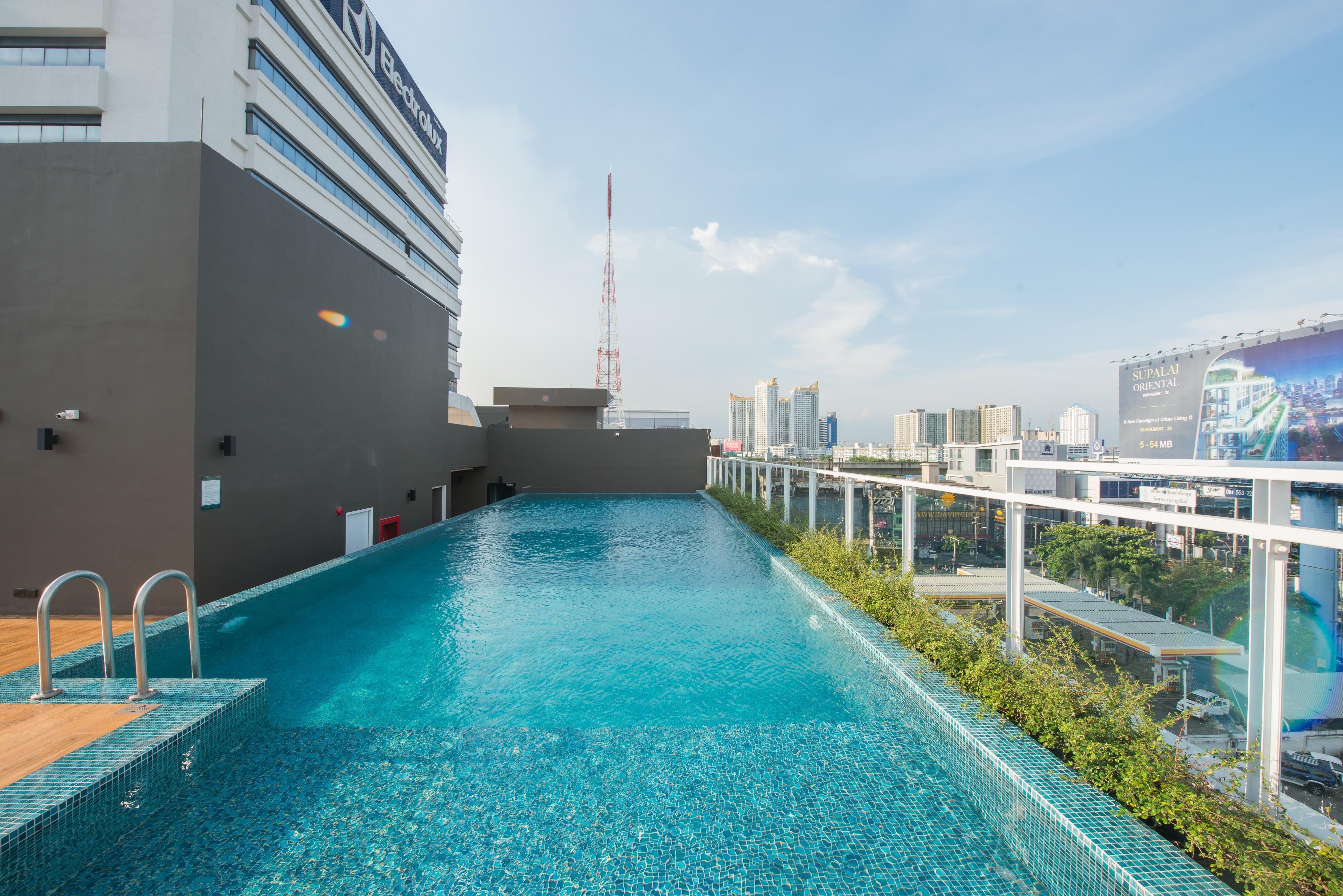 Maven Stylish Hotel Bangkok Bagian luar foto